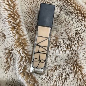 NARS Radiant Longwear Foundation- Deauville
